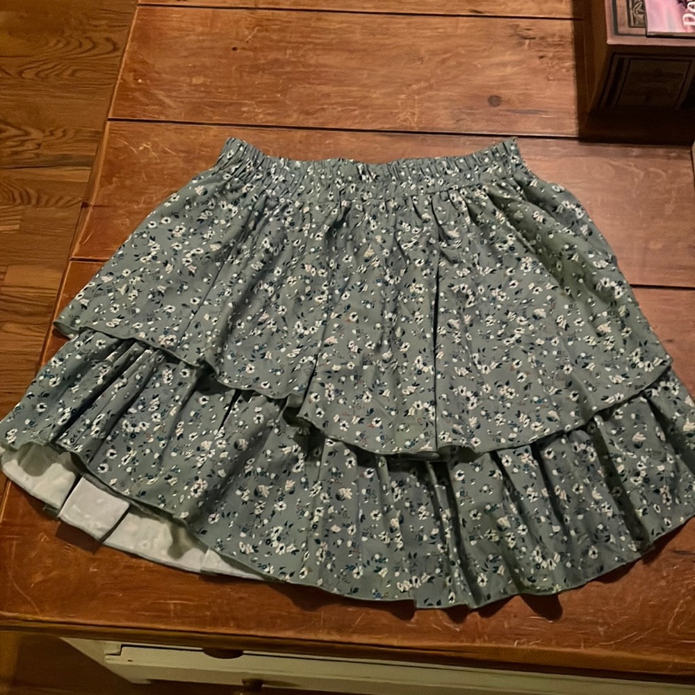 Adorable green floral skirt with ruffles